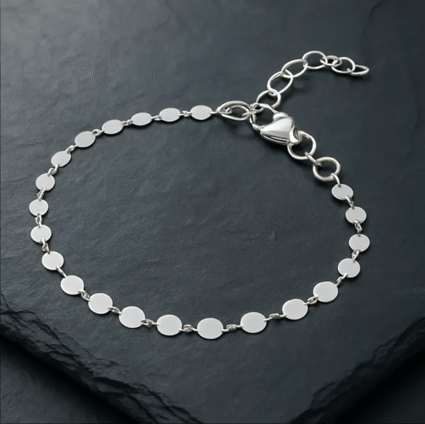 Bracelet Chaîne avec médailles